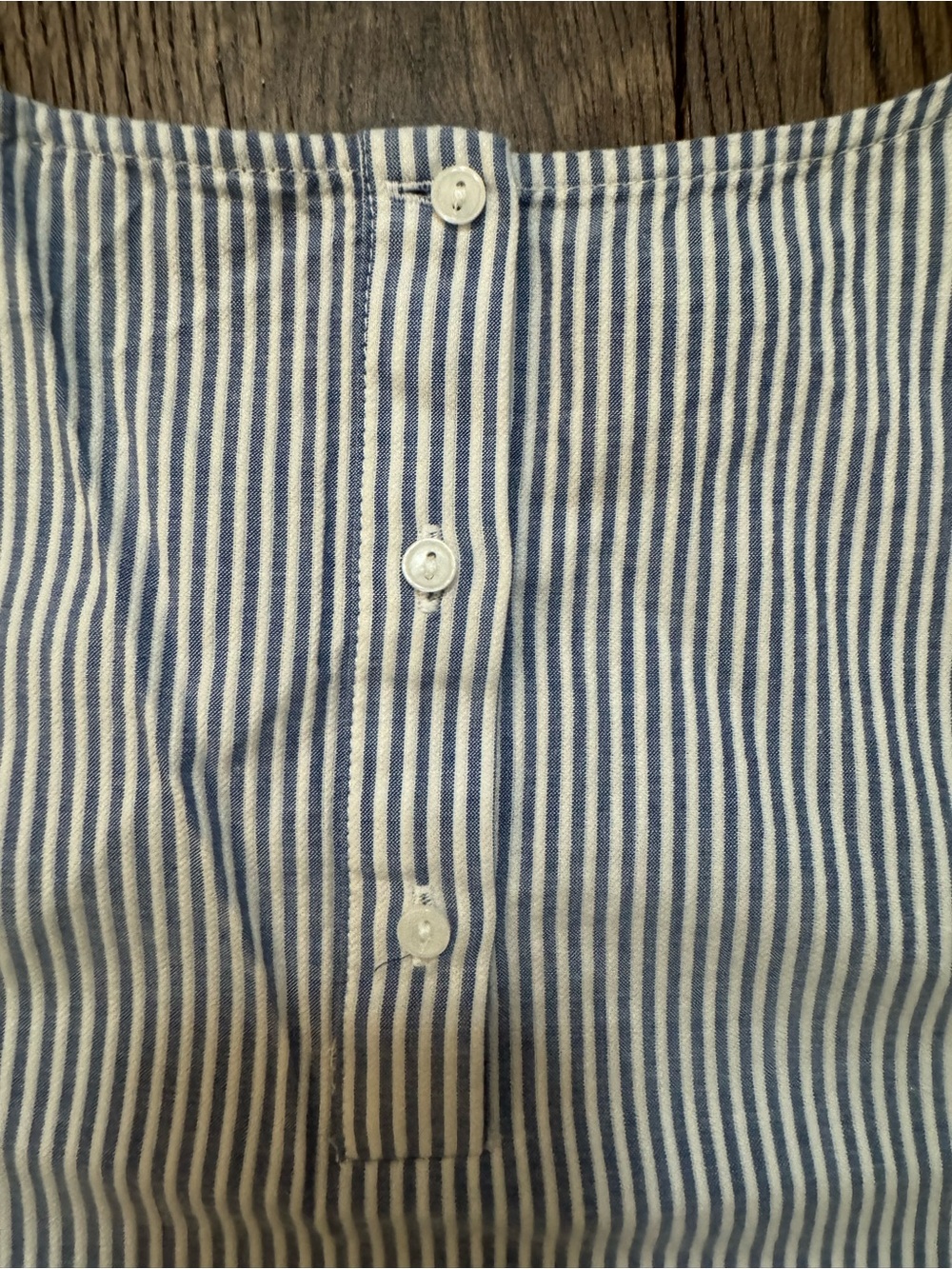 Banana Republic Blue and White Striped Seersucker Sleeveless Top - Picture 5 of 6